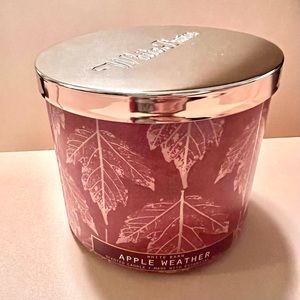 Bath & Body Works White Barn Apple Weather 3-Wick Candle